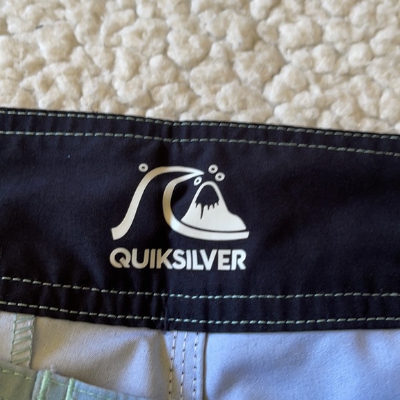 Quicksilver Panel Vee 19" Boardshorts - Picture 9 of 9